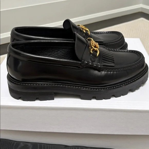 CELINE Margaret Loafer with Triomphe Chain in Polished Black Leather - Picture 11 of 16